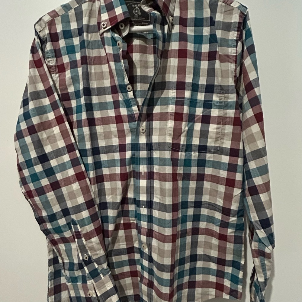 Maker & Co. classically tailored buttoned shirt